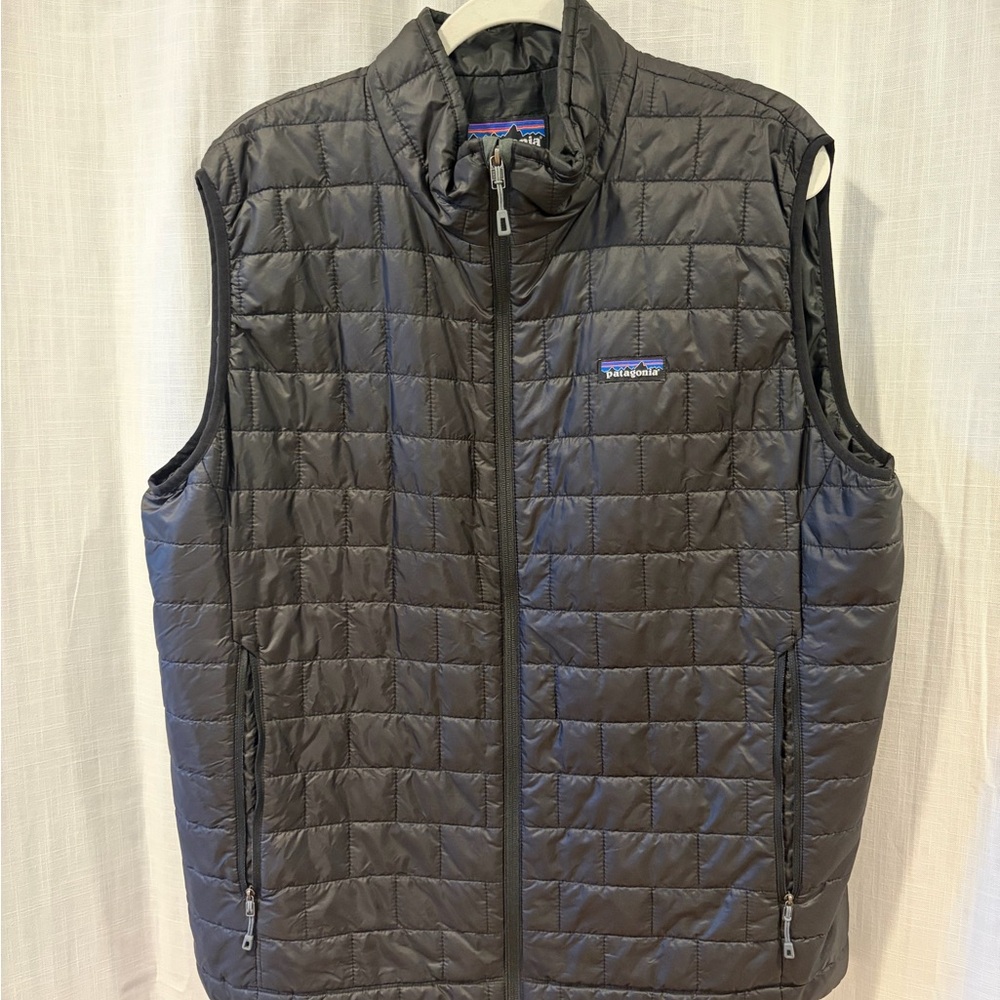 Patagonia Men's Charcoal Quilted Vest